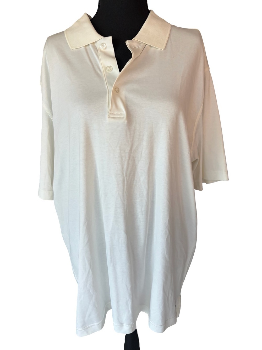 Short-Sleeve White Polo Shirt - Classic Knit Collar